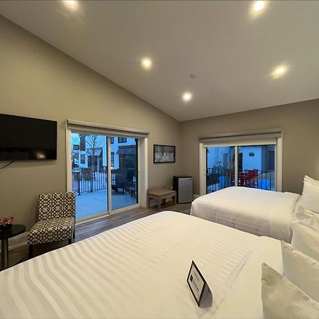 Colonial Hotel & Suites Гранд Бенд Екстериор снимка
