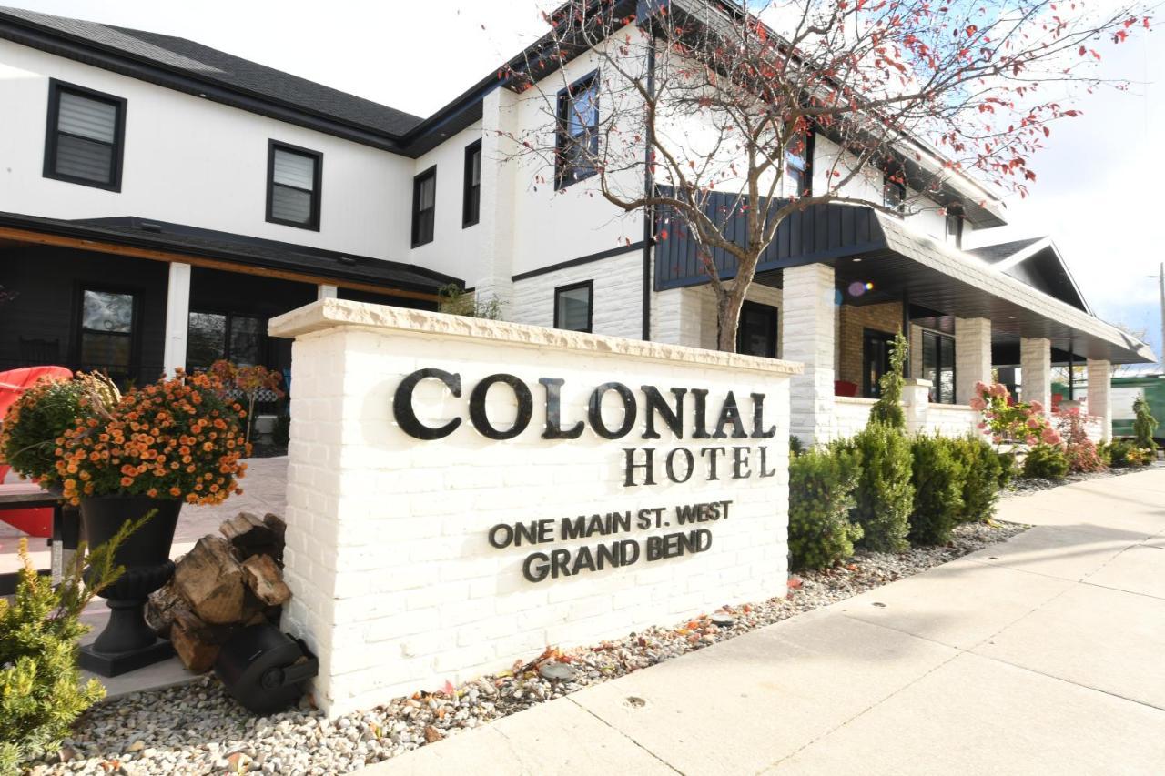 Colonial Hotel & Suites Гранд Бенд Екстериор снимка