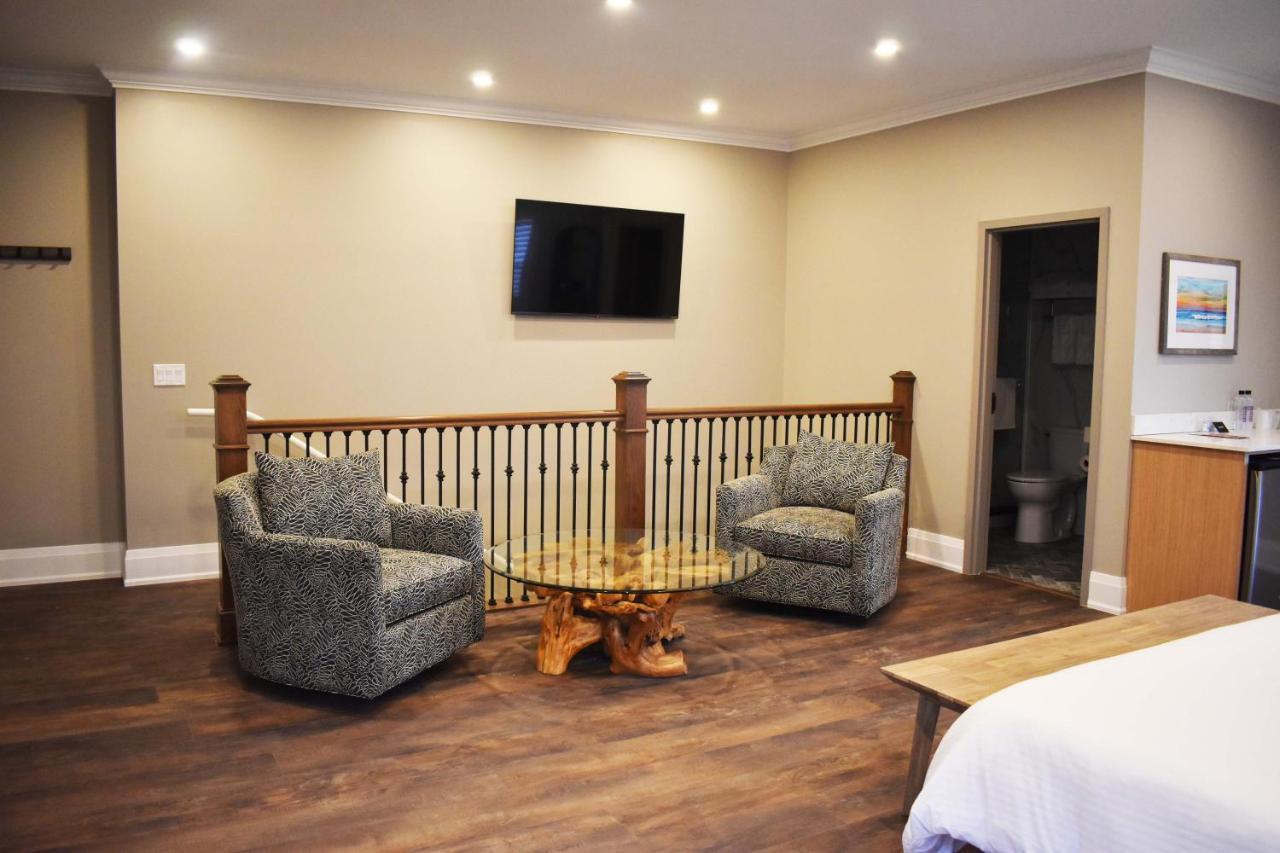 Colonial Hotel & Suites Гранд Бенд Екстериор снимка