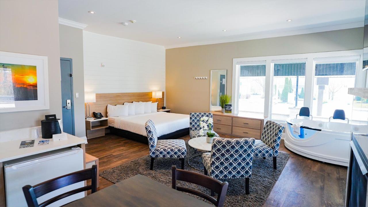 Colonial Hotel & Suites Гранд Бенд Екстериор снимка