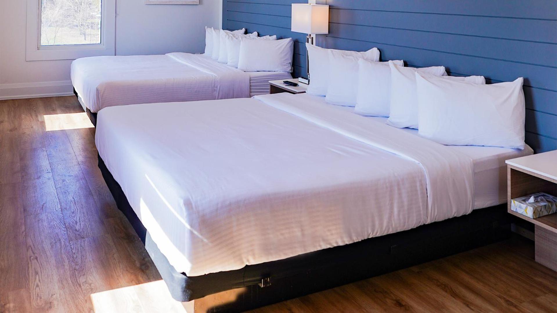 Colonial Hotel & Suites Гранд Бенд Екстериор снимка