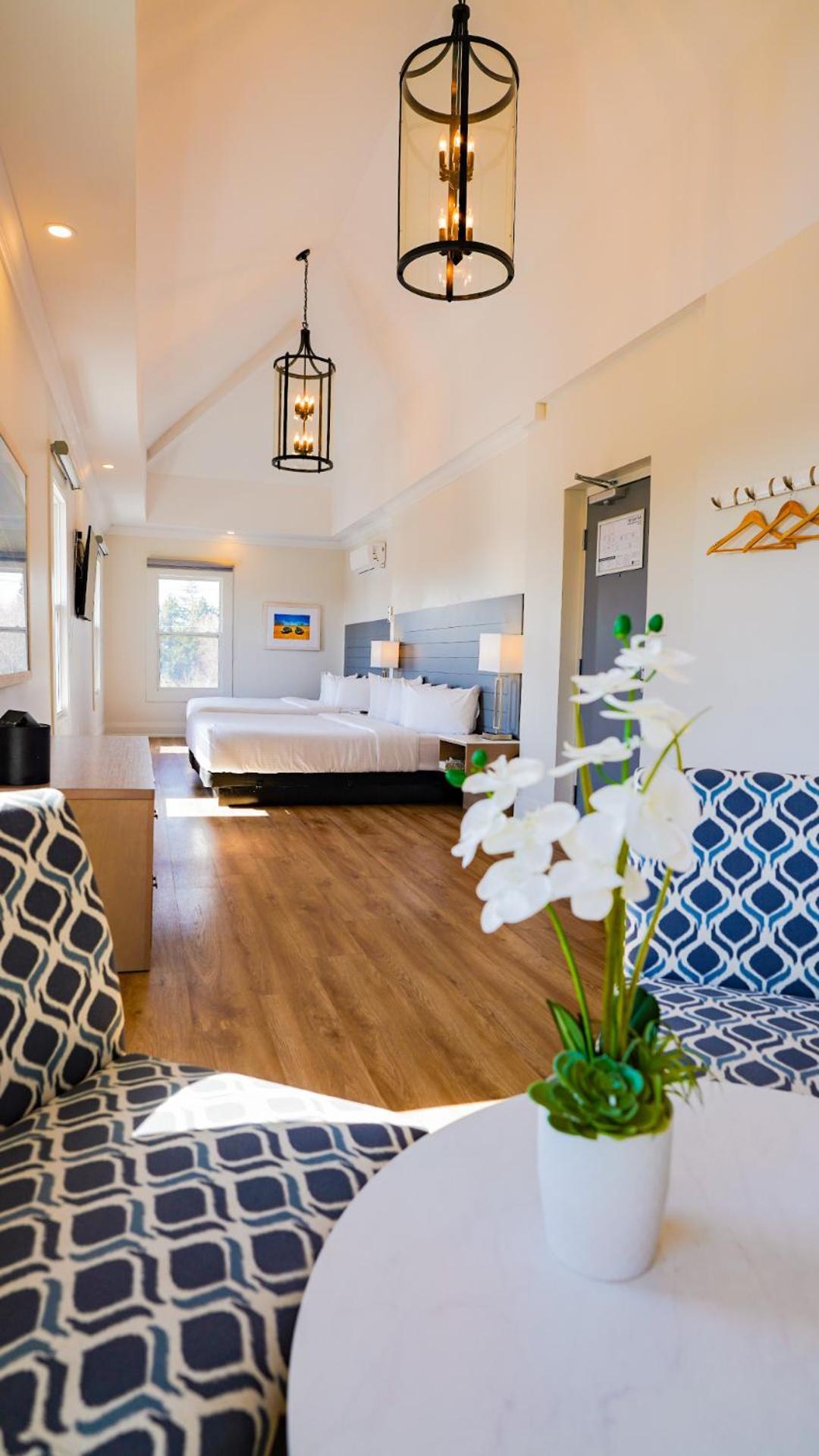 Colonial Hotel & Suites Гранд Бенд Екстериор снимка