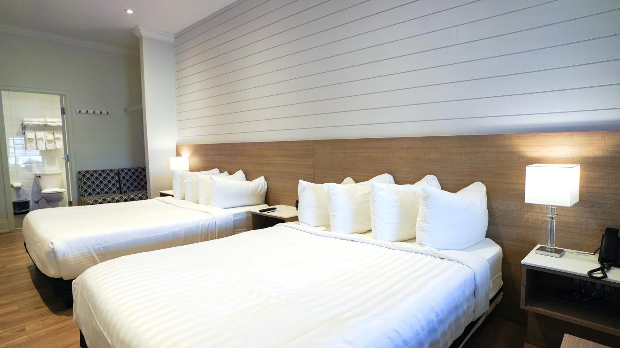 Colonial Hotel & Suites Гранд Бенд Екстериор снимка