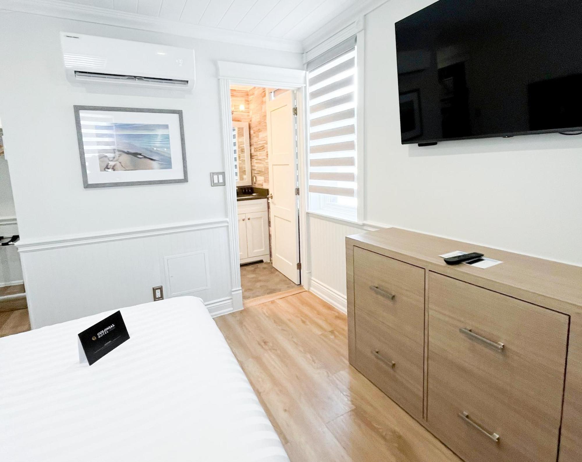 Colonial Hotel & Suites Гранд Бенд Екстериор снимка