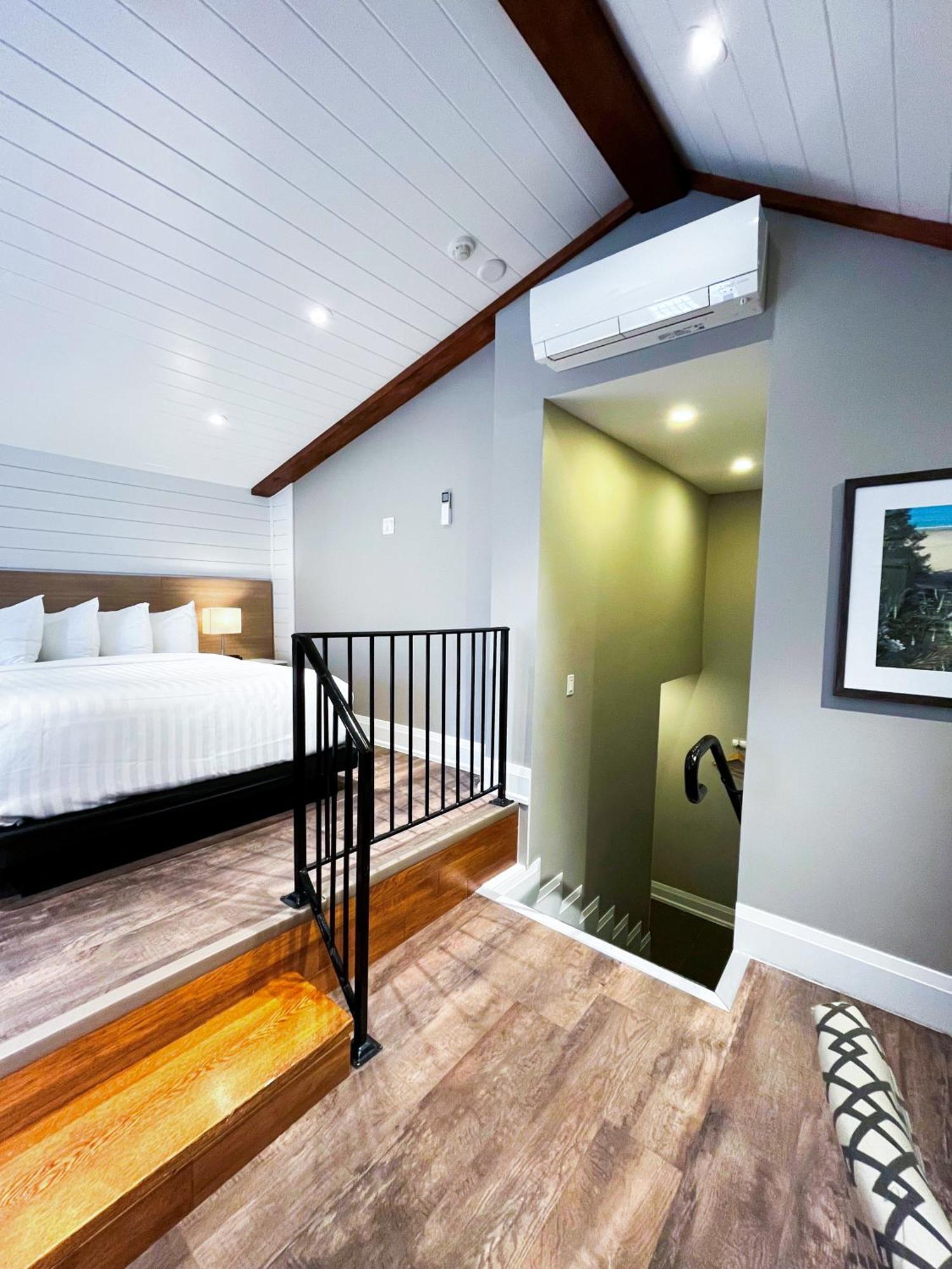 Colonial Hotel & Suites Гранд Бенд Екстериор снимка