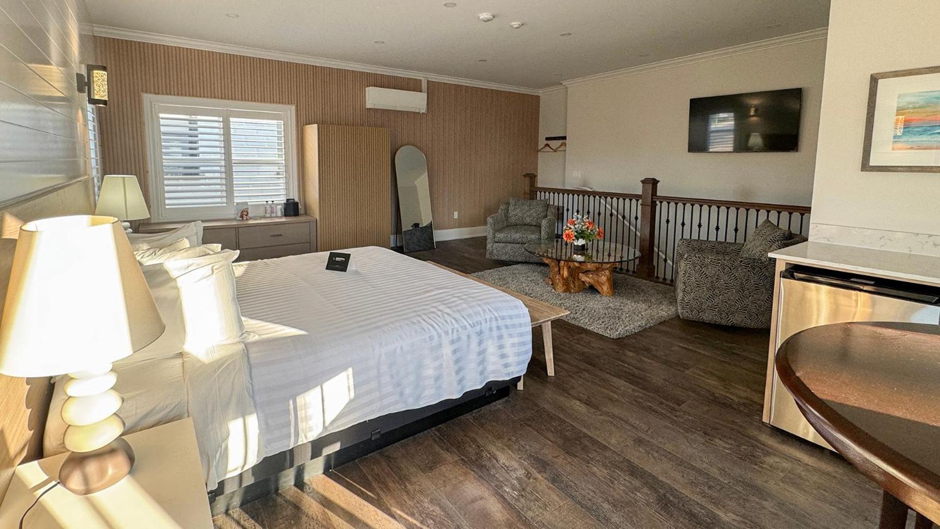 Colonial Hotel & Suites Гранд Бенд Екстериор снимка